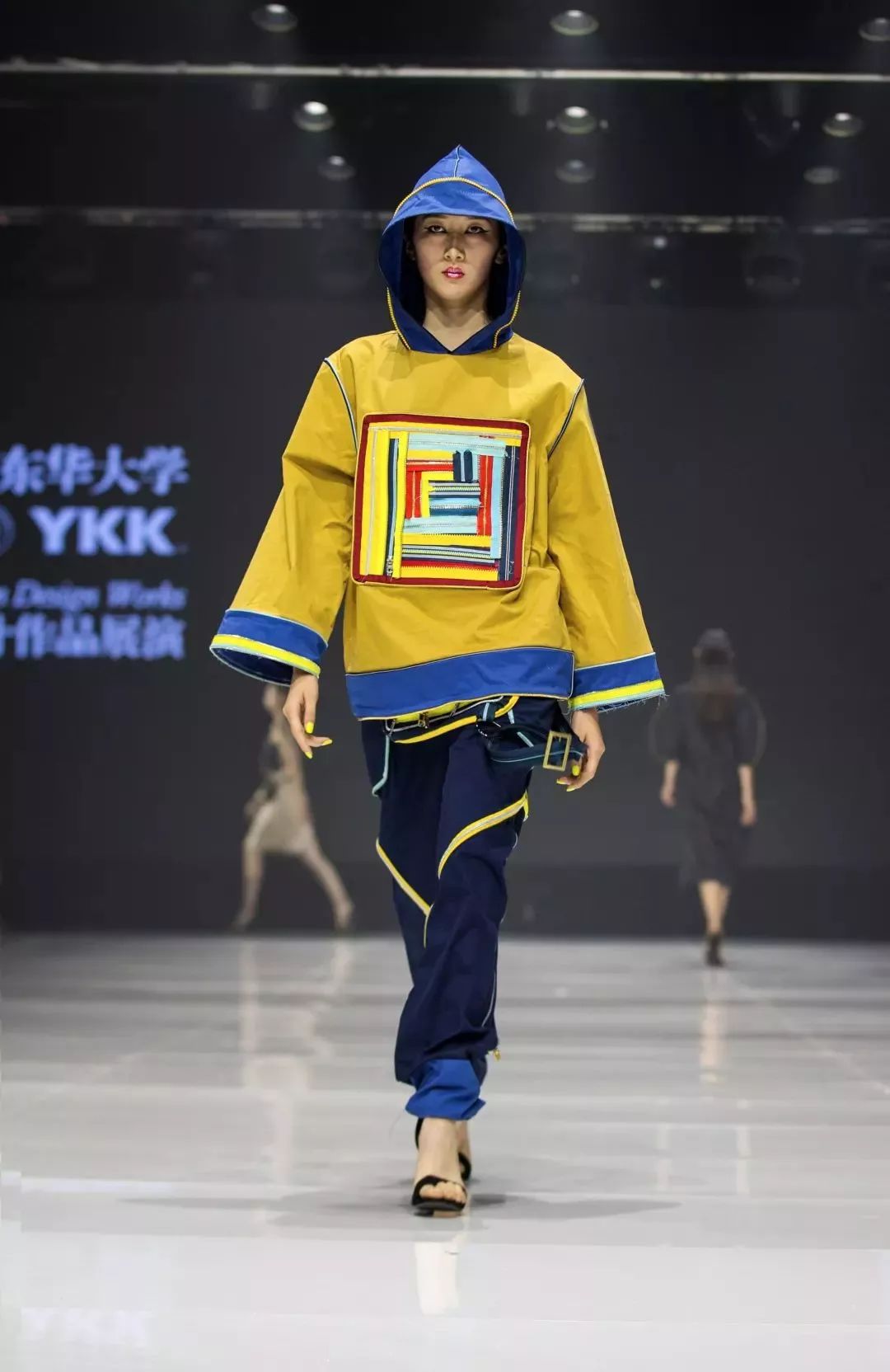 美翻2019中国河南国际大学生时装周现场图刷爆网络