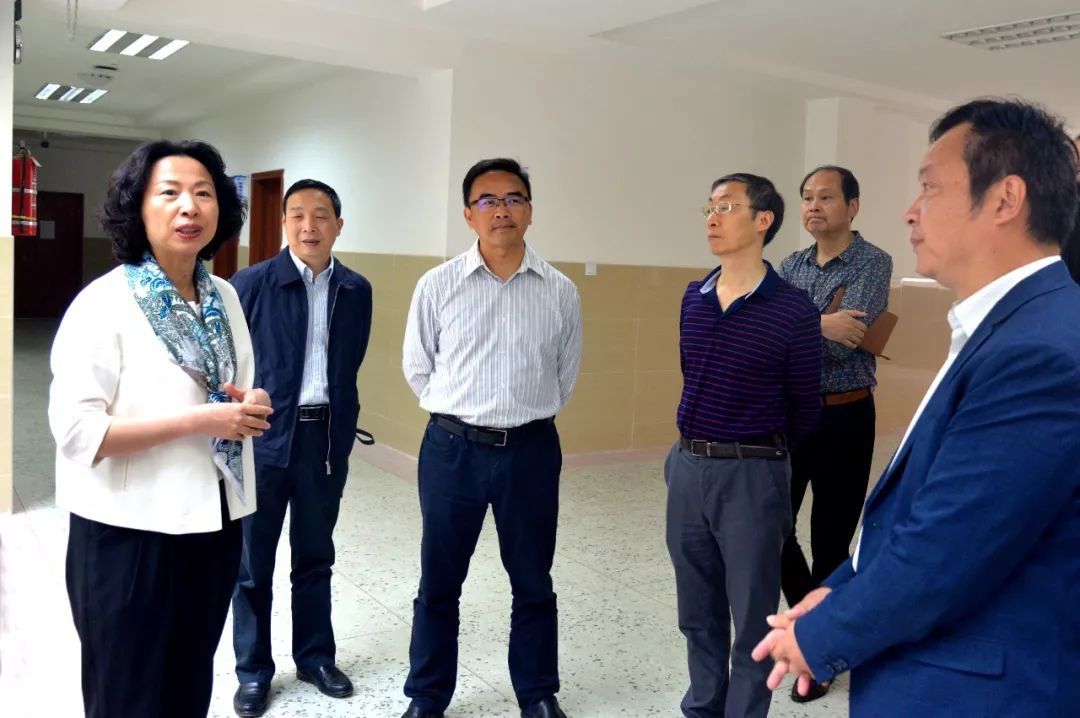 郭捷督查全市高考备考工作,率队调研三考点