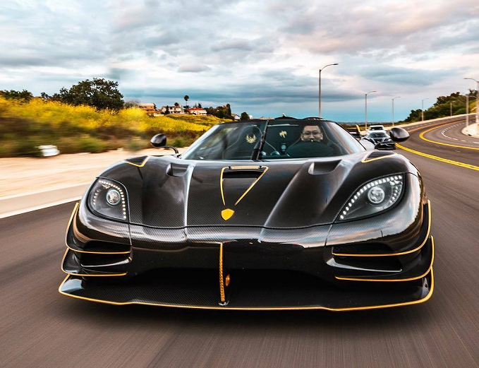 拥有科尼塞克最多的华人2800万买二手金凤凰光尾翼就280万