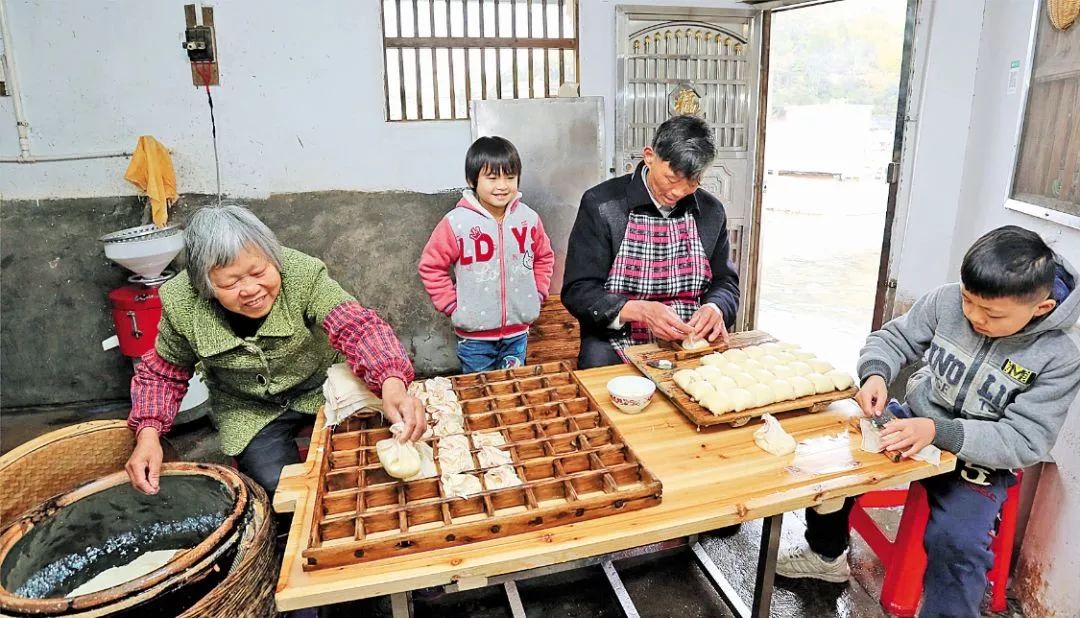 非遗动态客家人就好这口兴宁大坪布骆包子豆腐