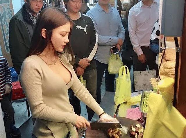 抖音卤肉西施走红排队的全是男顾客顾客这肉真不错