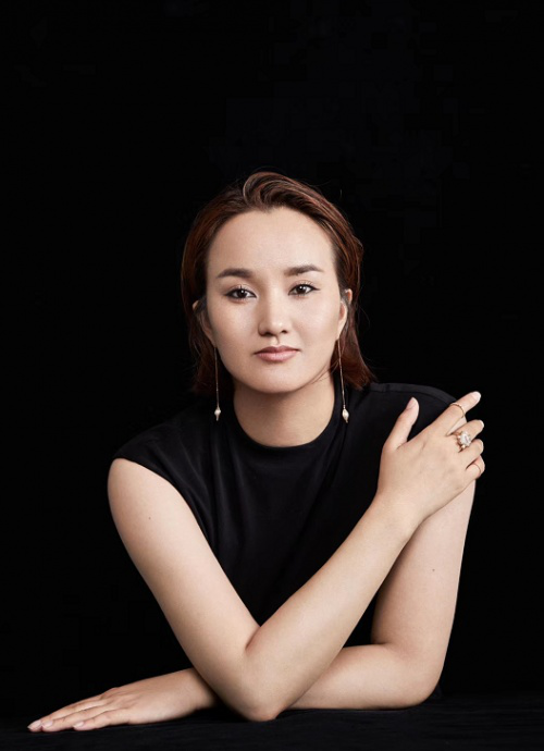 资深美妆造型师刘玫发布妆容教学视频 彰显美妆超高造诣