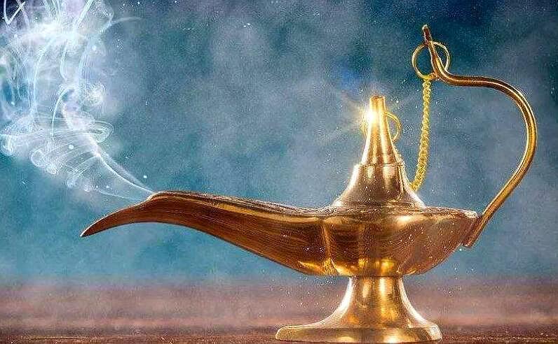 印度惊现阿拉伯神灯专家也无法解释却被游客道破缘由