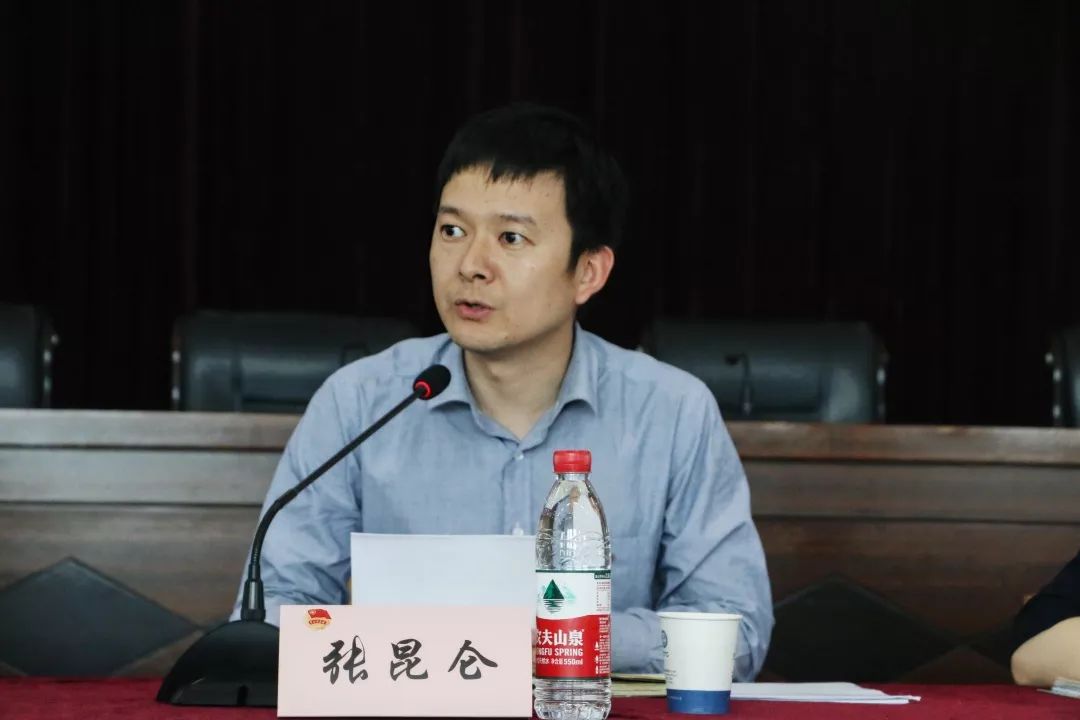 团市委召开"全团抓学校"工作调研会_张昆仑