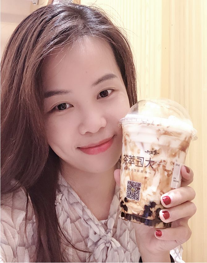 网红奶茶大匠火焰山竟然加了料博白小姐姐当场哭了
