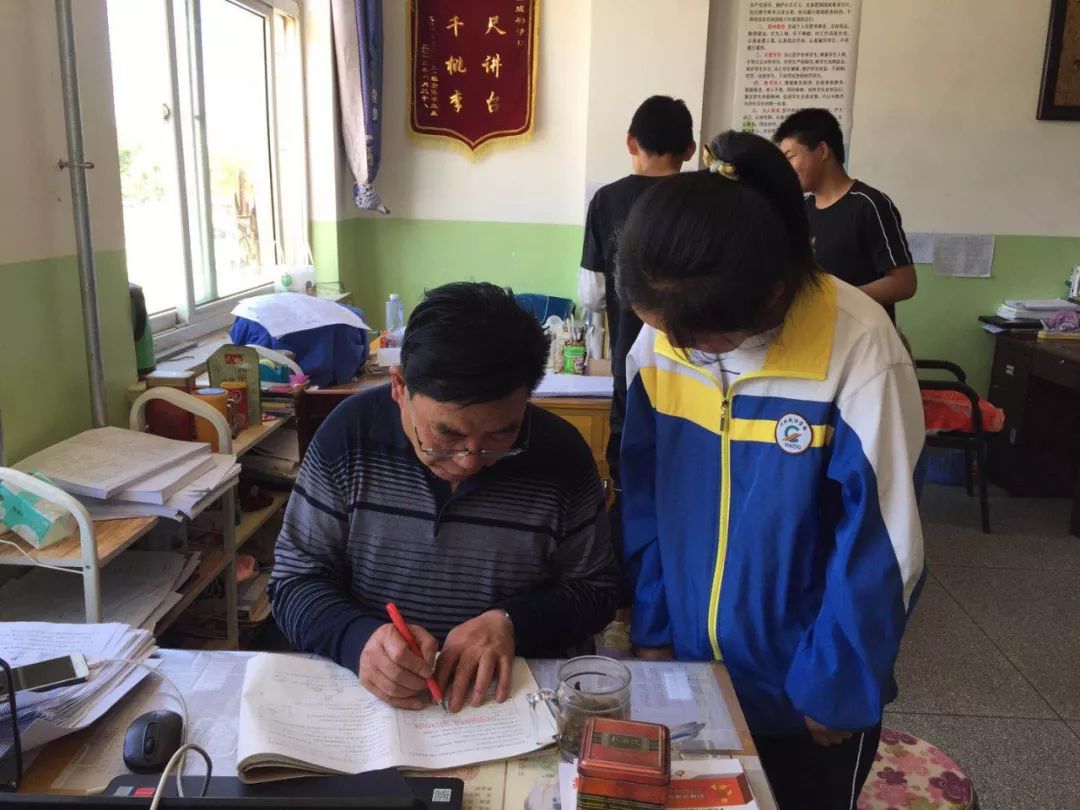 通讯员 张泽年)为贯彻落实《关于开展扫黑除恶专项斗争的通知》精神