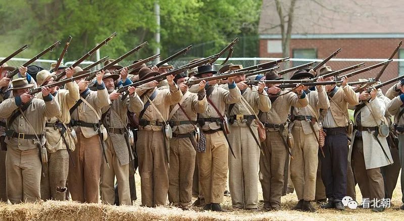 打着火把被北军排枪齐射南北战争时代的夜战惨得超乎你想象