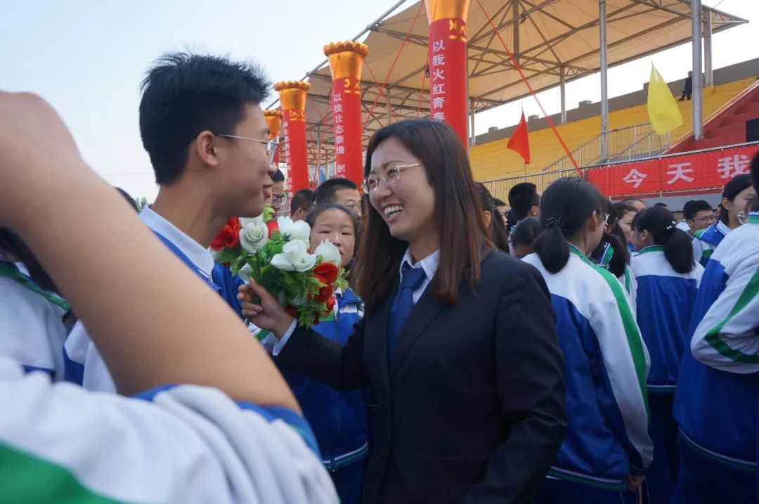 万荣县实验中学妇女节图片