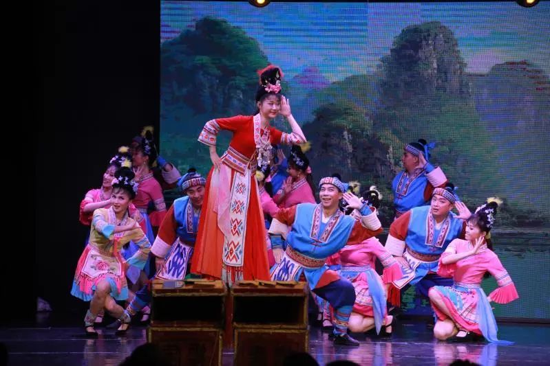 记者看东盟庆祝中泰建交44周年刘三姐走进泰国曼谷