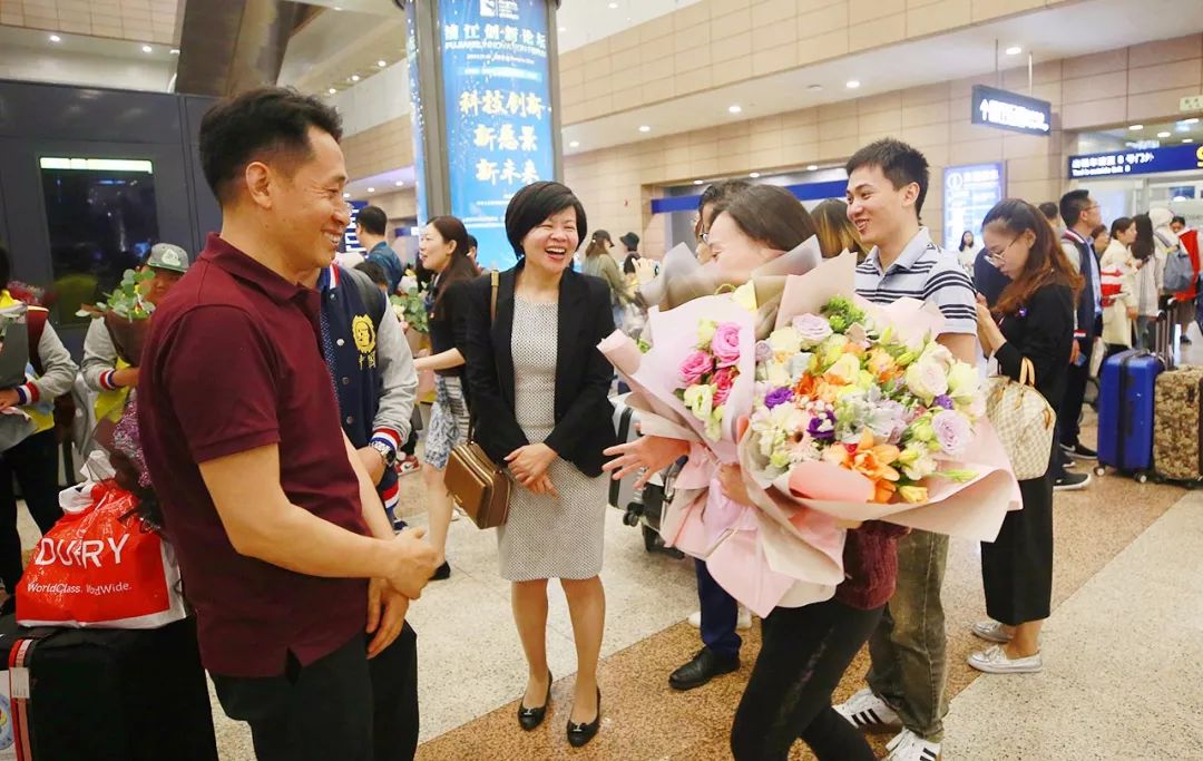 接机现场!这群罗店人是中国的骄傲