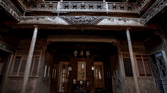 思溪村不仅有聊斋屋,还有银库(存放银子的地方),百寿花厅等等,都充满