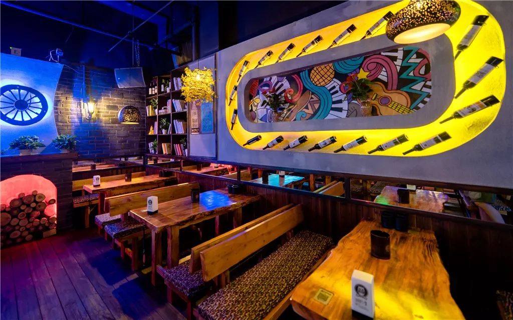 厦门惊现网红小酒馆,啤酒不要钱!连续32天!老板是不是人傻钱多?