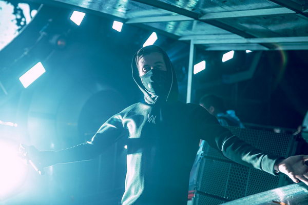 专访alanwalker和火箭少女101合作愉快中国电音节舞台让我惊艳