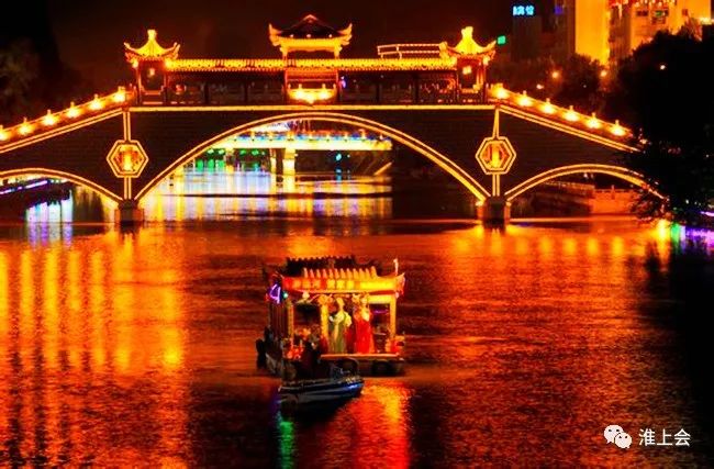 笑指越秀桥.客船何处去,灯火阑珊夜;行走运河边,(一)