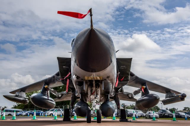 德國空軍狂風戰鬥機反輻射型黑色雷達罩不裝機炮是亮點