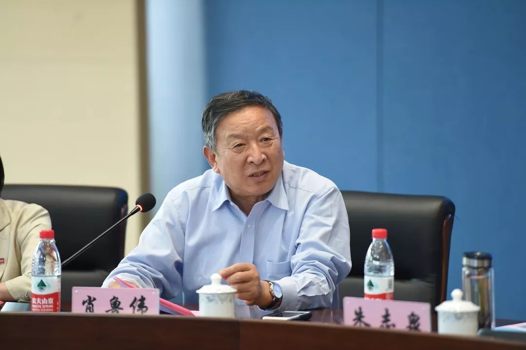 研究会会长吴宁一,奉化区副区长陈彩凤,浙江省中医药学会会长肖鲁伟