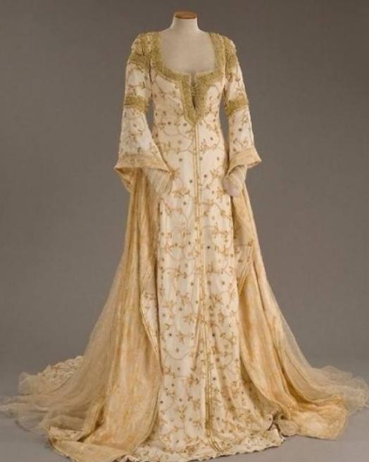 基督教,衣着服饰上仍旧以混合自己民族文化风俗的古罗马服饰为主调