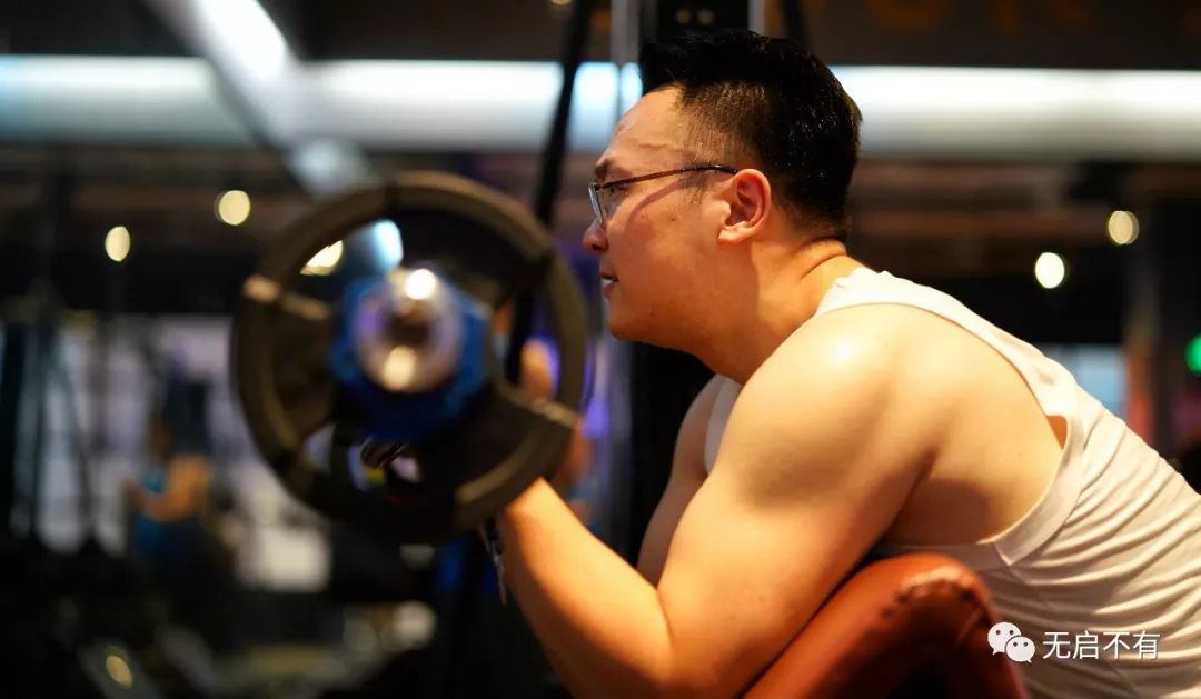 67启东电台主持人3年半瘦掉86斤哪有什么水到渠成不过是在咬牙坚持