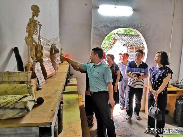 连南县县长唐金文调研瑶医瑶药工作