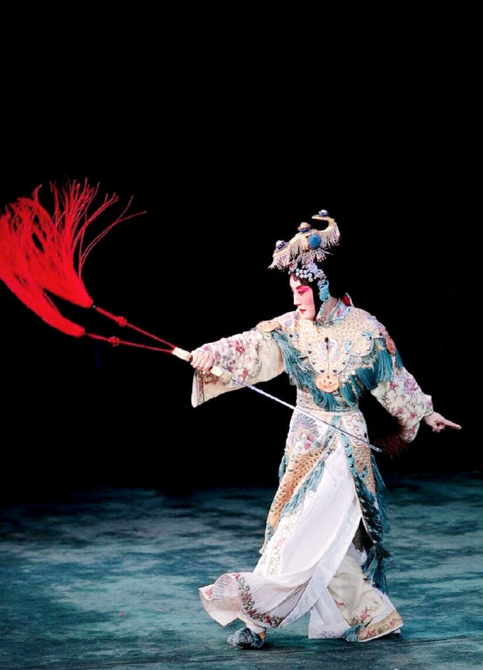 张火丁京剧《霸王别姬》上演,文艺名家如何评?-搜狐大视野-搜狐新闻