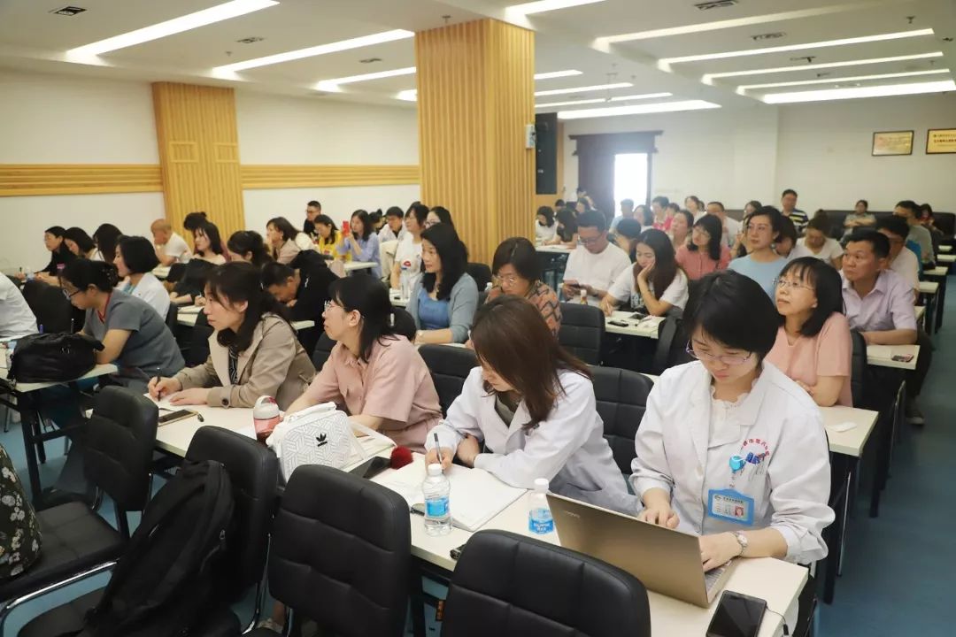 关于大学第六医院代挂专家号，快速办理，节省时间的信息