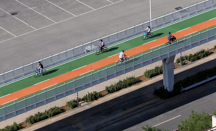 空中俯瞰北京首条自行车专用路 | 组图