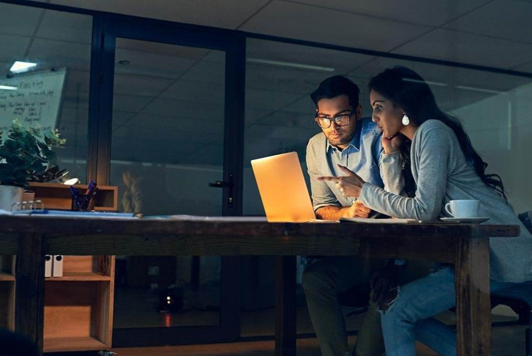 浪费自己的"青春",一定要想办法调整自身状态,快速融入到工作氛围中去