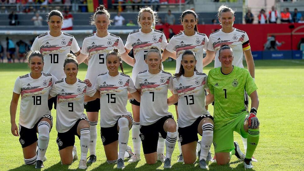 热身赛-德国女足2-0轻取智利 世界杯首战中国队