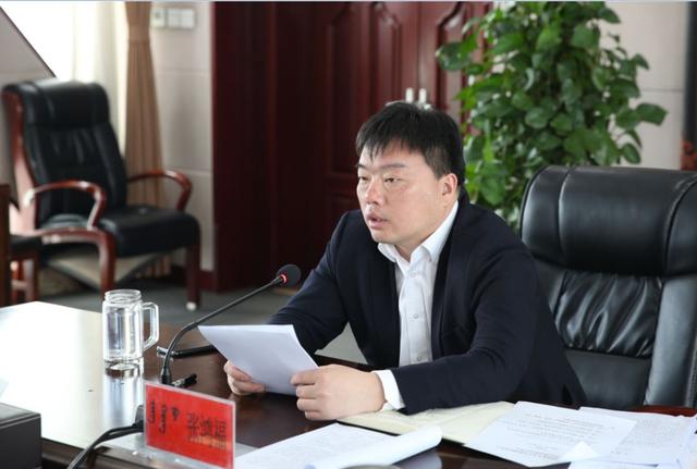 在随后召开的推进会上,市委常委,政法委书记田鹰传达了通辽市扫黑除恶