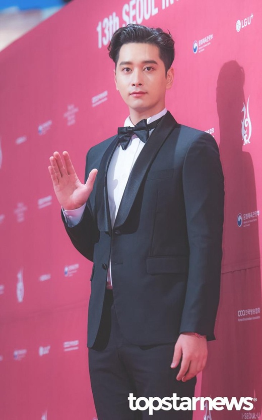 2pm黄灿盛6月11日入伍服役 将不公开具体入伍时间地点(图)