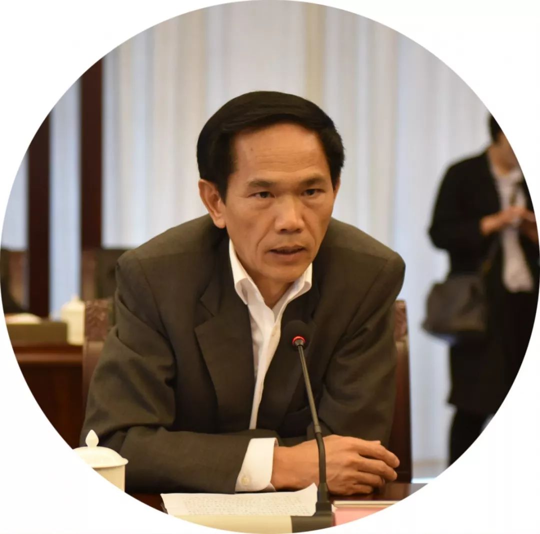 期间,双方举行座谈交流,市政府党组成员容福华介绍了我市融入粤港澳大