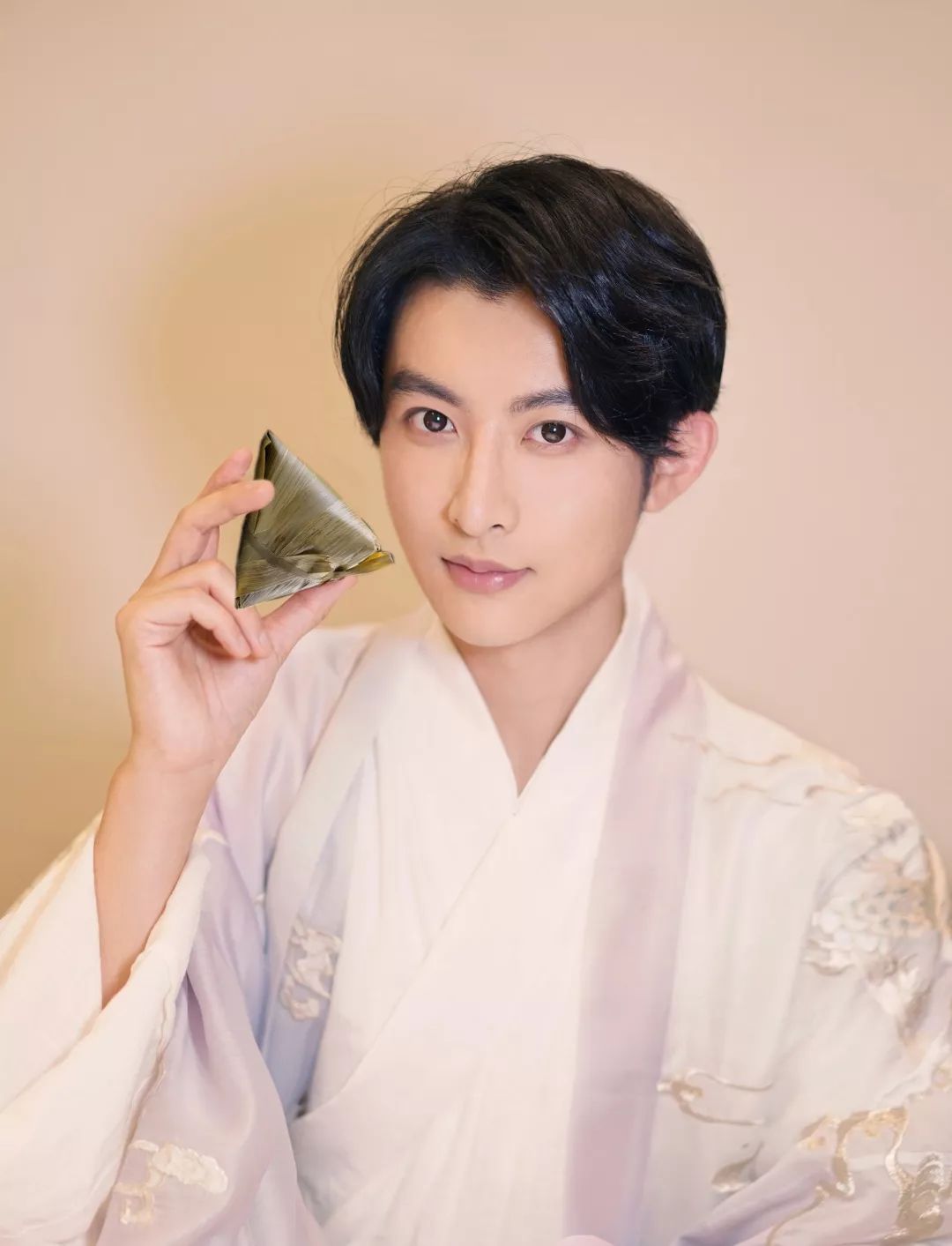 端午福利你穿汉服我送粽子