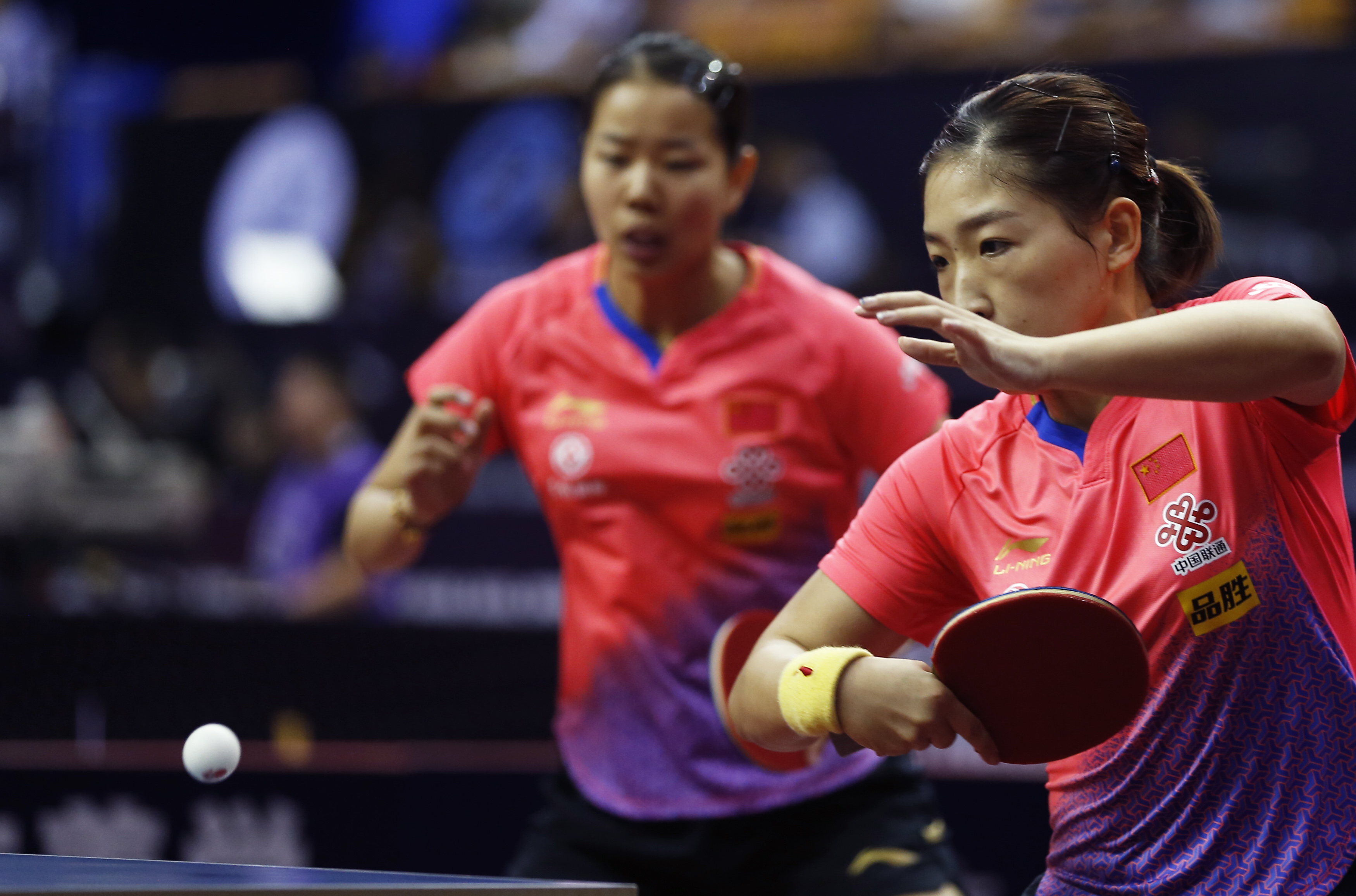当日,在深圳进行的国际乒联世界巡回赛2019中国乒乓球公开赛女双半