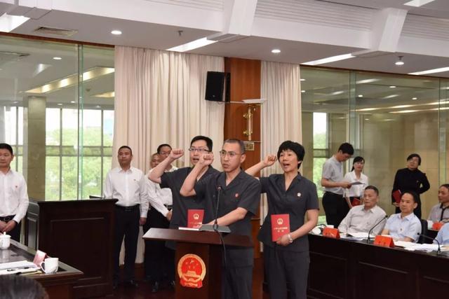 宪法宣誓县政府副县长,县公安局长吕卫强作任职发言05757474