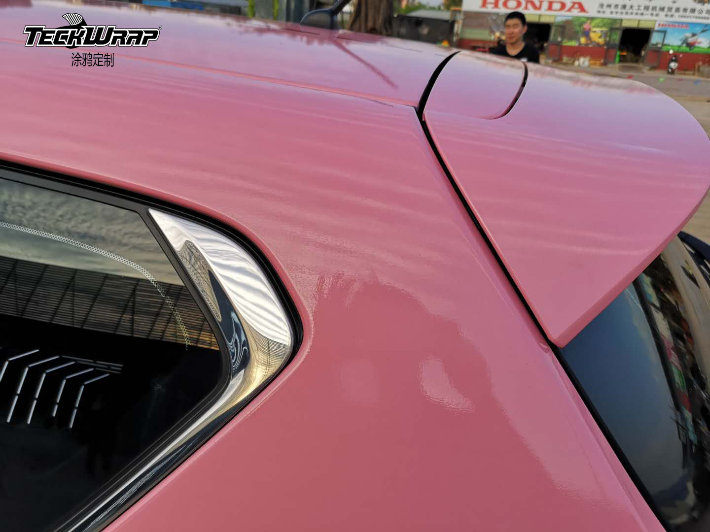 尼桑骐达汽车改色贴膜teckwrap美国秃鹰涂鸦定制