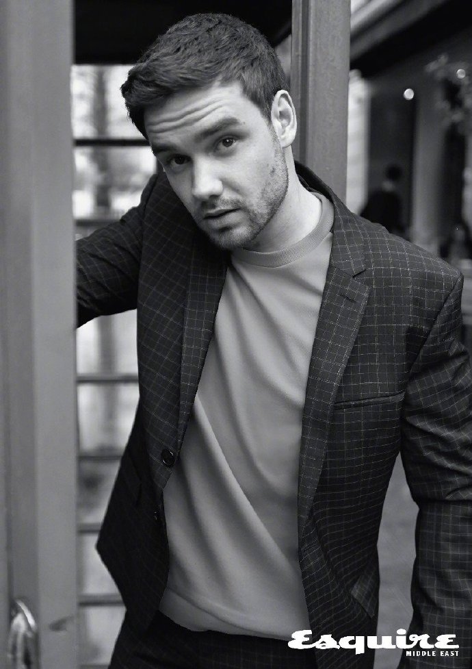 莉莉liam payne登上《esquire》杂志封面及写真