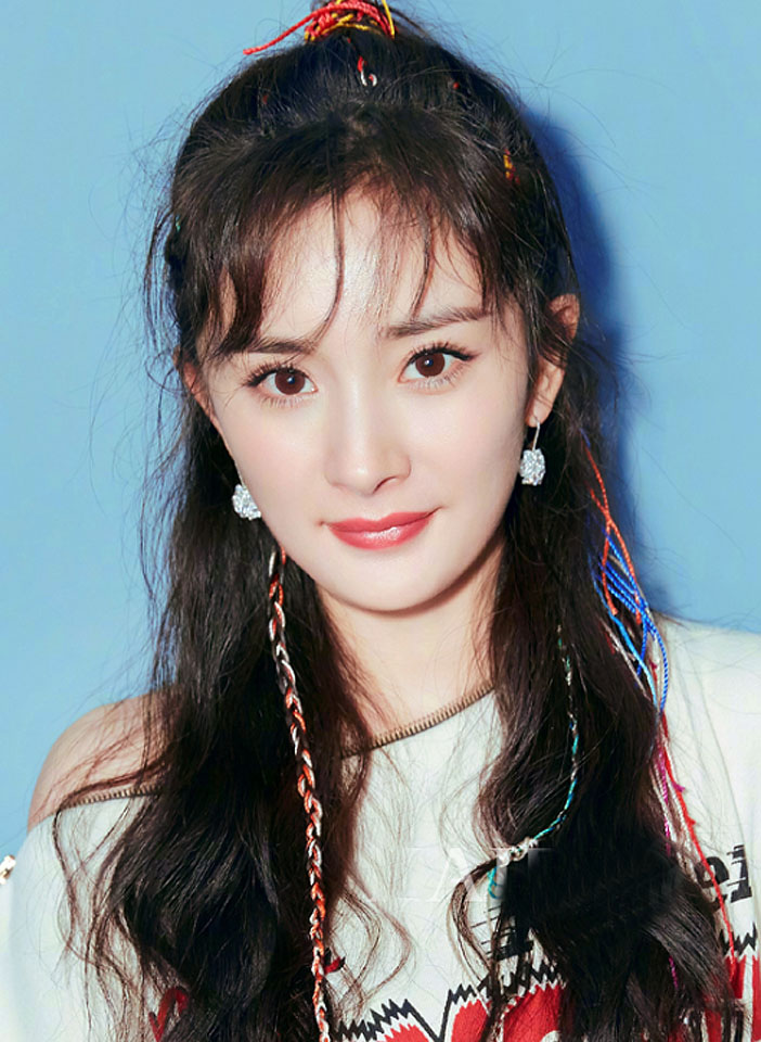 原创乔欣新换的云朵刘海真火减龄时髦连杨幂江疏影都在跟风