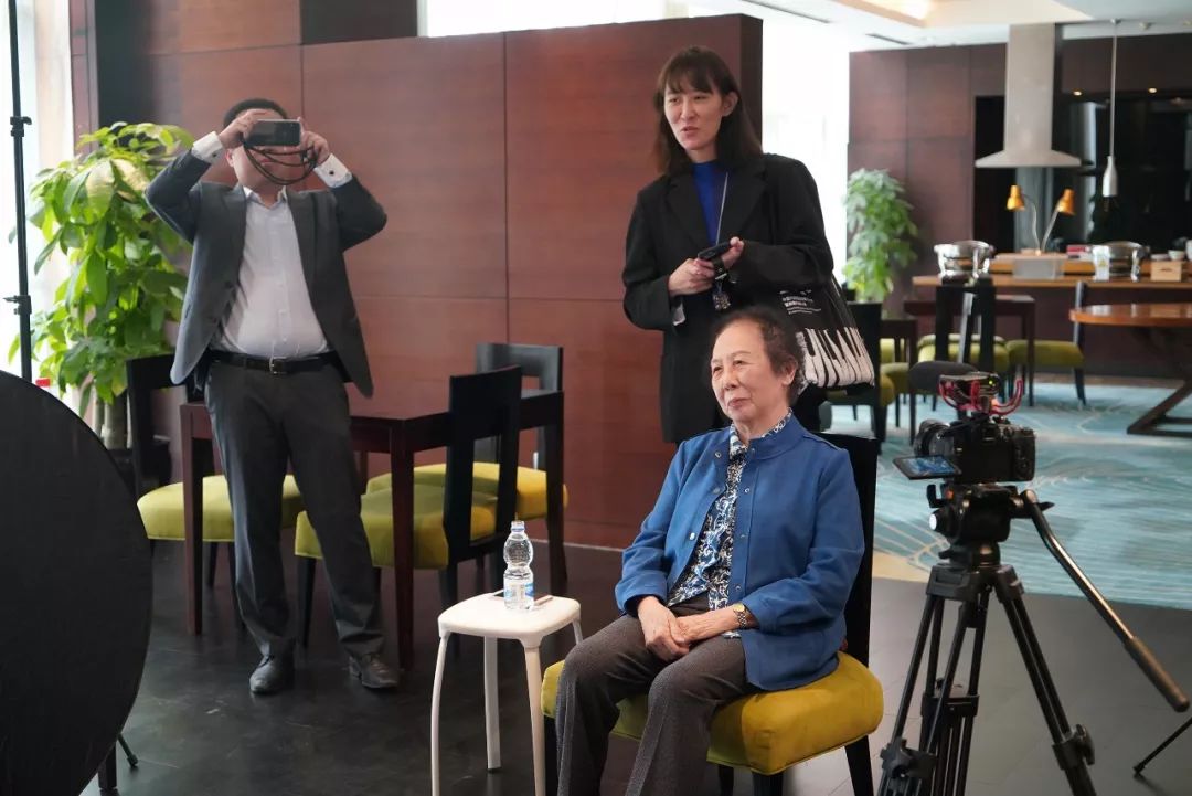 年近90仍不辍耕耘,她的功劳不仅仅是培养了郎朗_朱雅芬