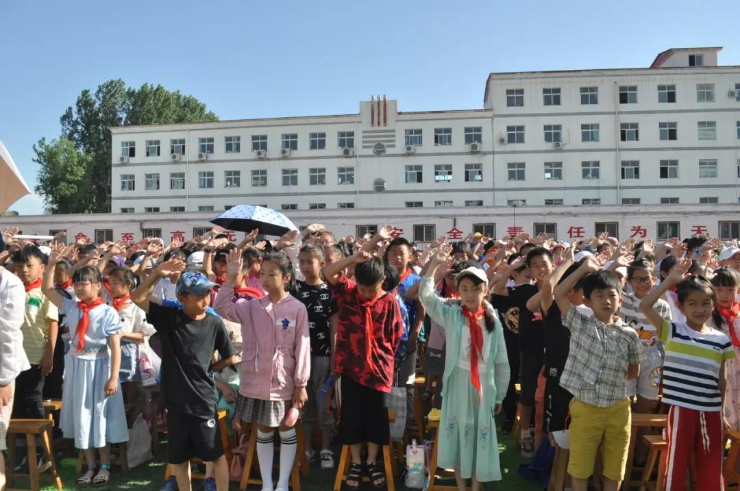 共享之旅栏目组同安新县第二小学一起庆"六一"