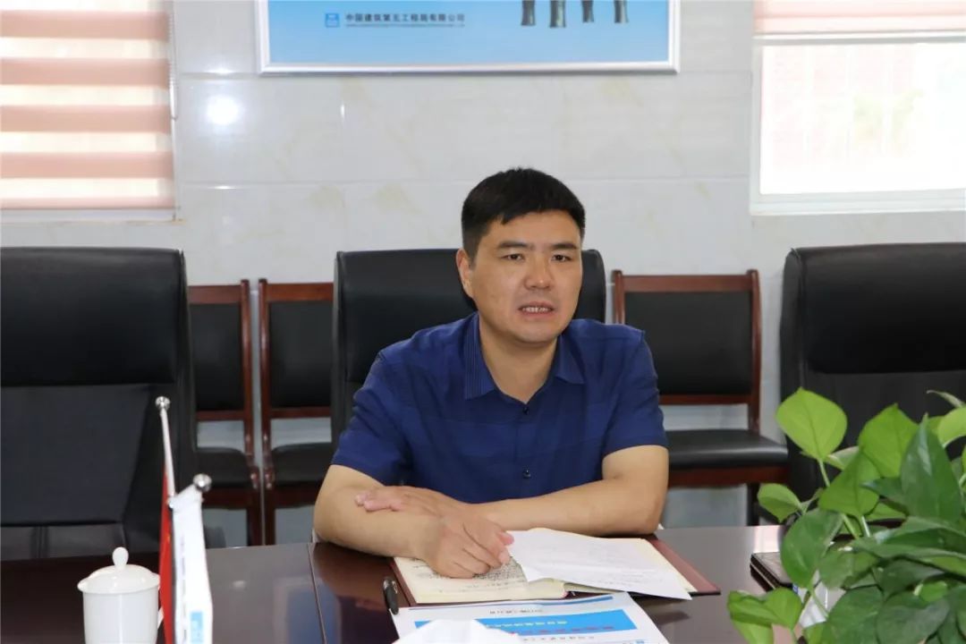 随后,张金科一行在金城大道东延项目部召开座谈会张