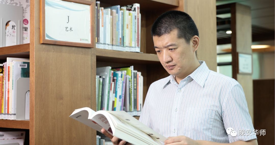 我想对荆老师说,是您点燃了我们这把火把,就算我们散落在各个地方