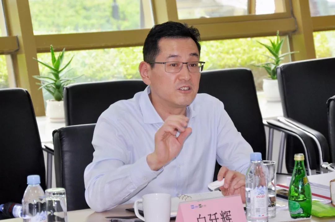 市国资委主任白廷辉赴上海医药调研