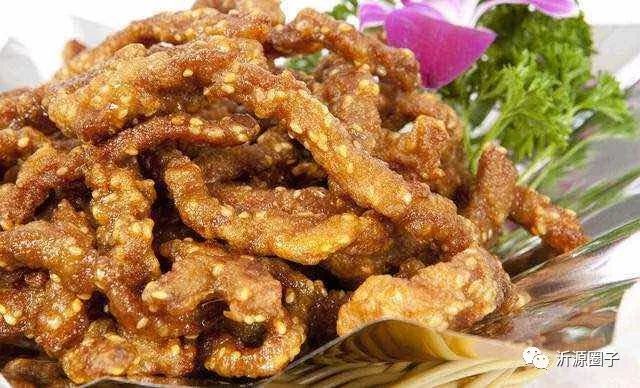 沂源这家博山菜馆店被挤爆了菜免费送