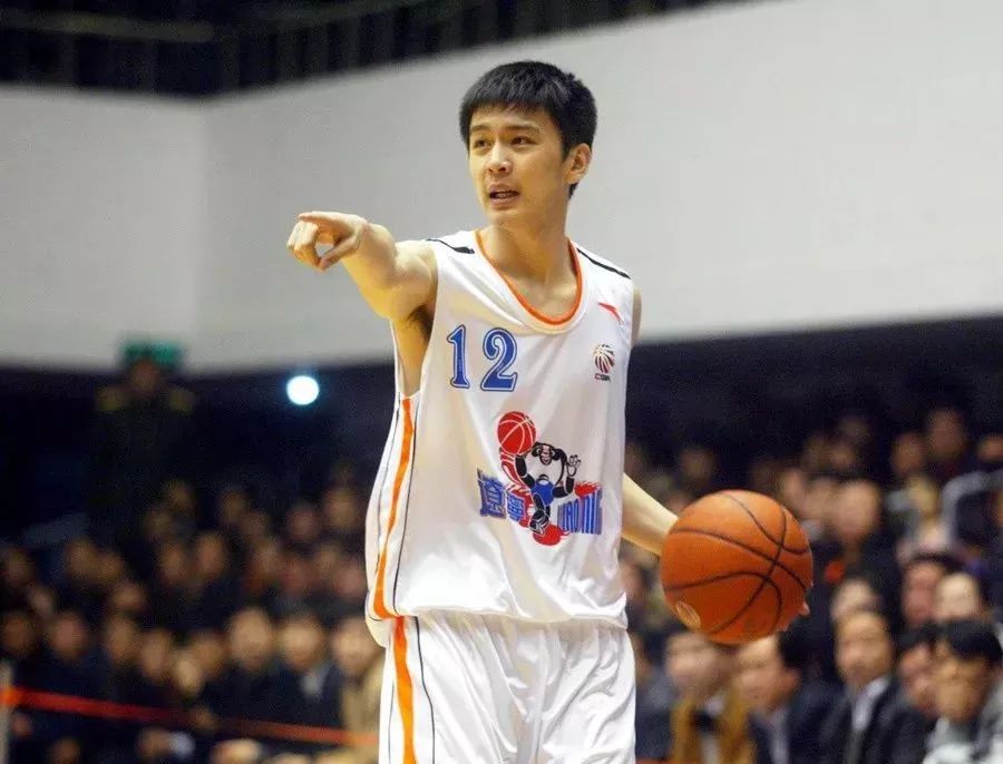 一生一队杨鸣结束球员生涯正式成为辽篮助理教练