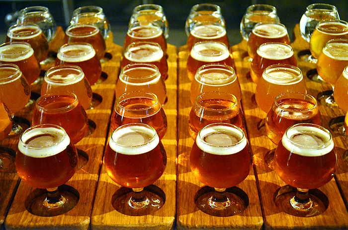 原创这家文创园里的精酿啤酒馆喝的到匠心酿制的啤酒给你惬意的快乐