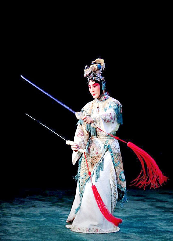 张火丁京剧《霸王别姬》上演,文艺名家如何评?-搜狐大视野-搜狐新闻