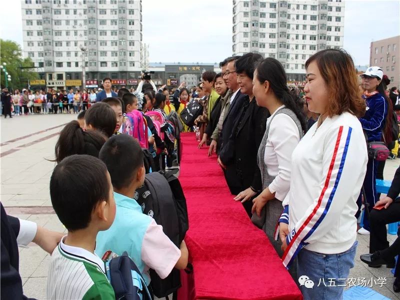 八五二农场小学图片