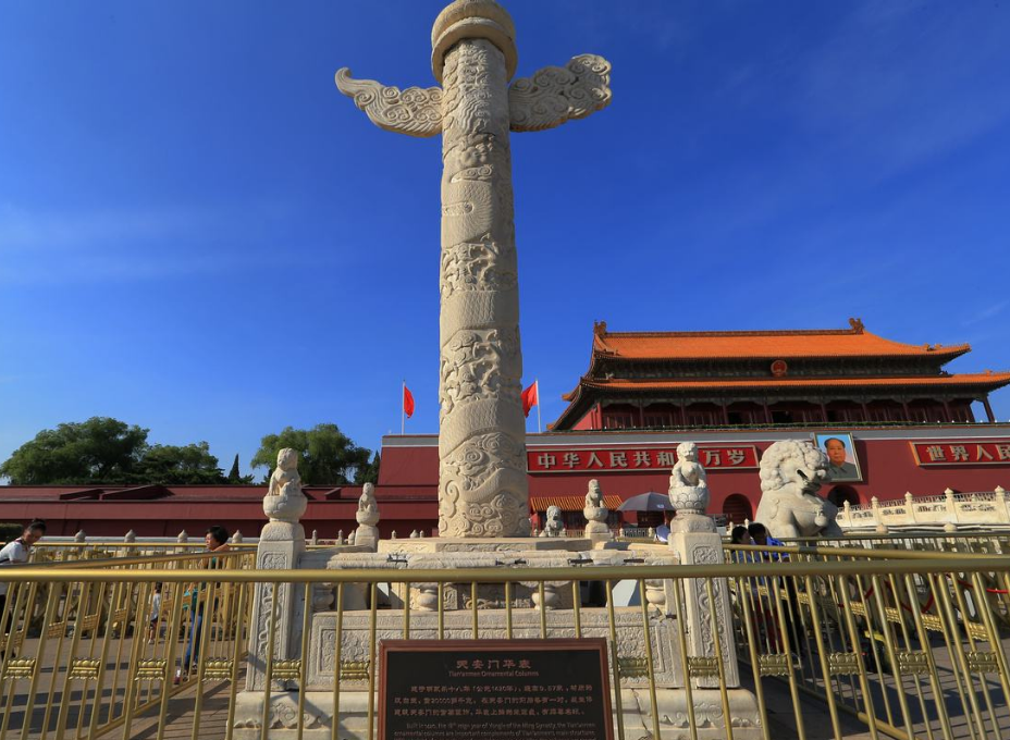 天安门的两根白色石柱，现已伫立了500年，它们到底有什么功能？_华表