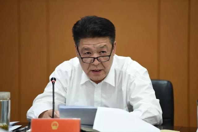 结合上午分组讨论情况,各小组召集人,常委会委员陈贤明,陆立刚分别作