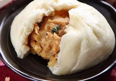 生活小窍门蒸包子馒头老是露馅这招让底部不再沾黏